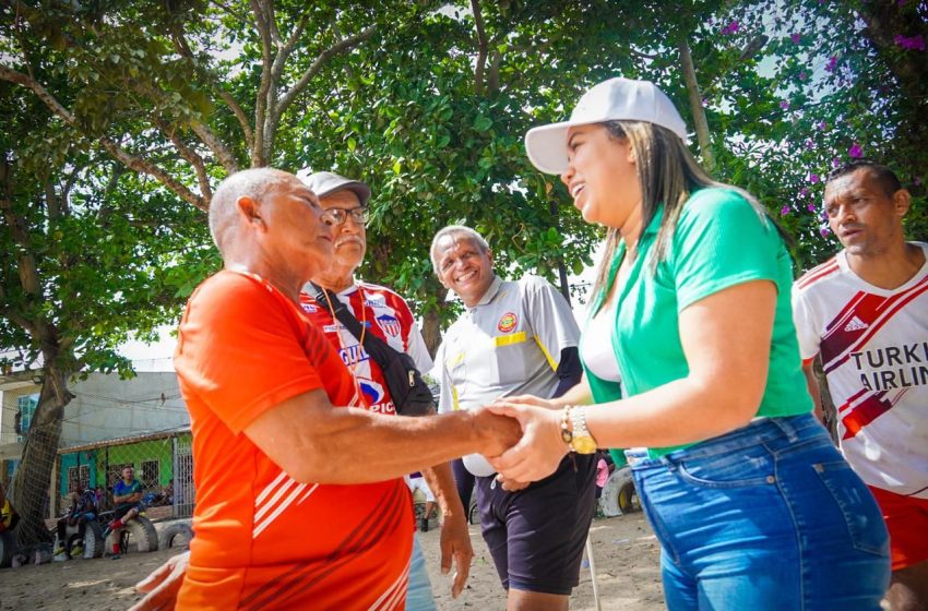  Elvira Gutiérrez , la líder social Soledeña, continuó su agenda de trabajo comunitario