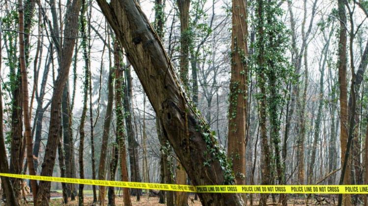  En New Hampshire, papá fue encontrado muerto cerca de un río después de matar a su hija pequeña y a su madre