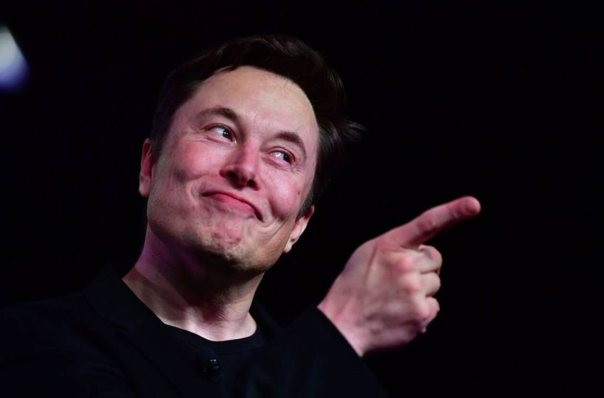  Elon Musk visita China para fortalecer las relaciones de Tesla con la nación asiática