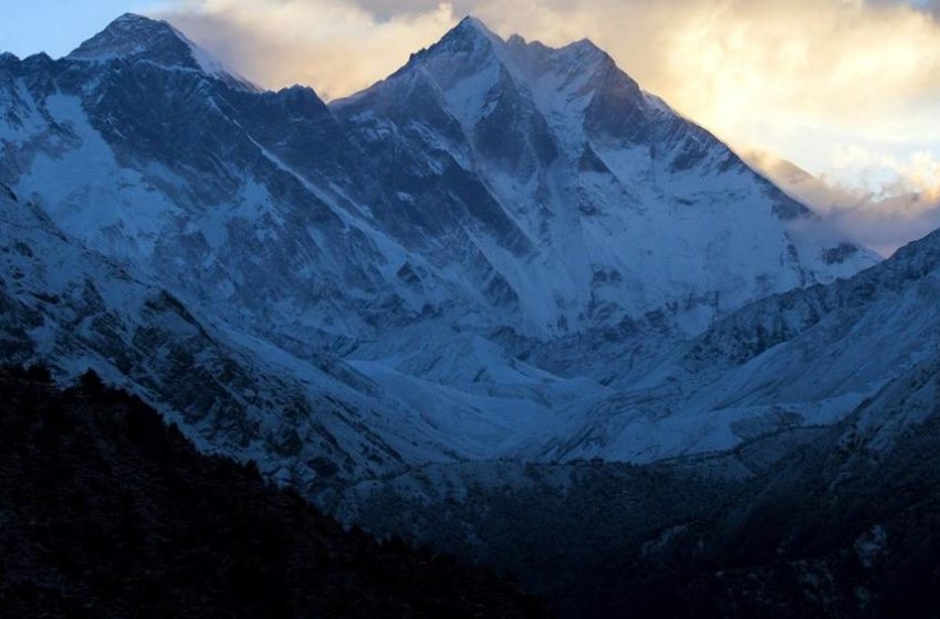  Seis muertos tras accidente de helicóptero que viajaba cerca del Everest en Nepal