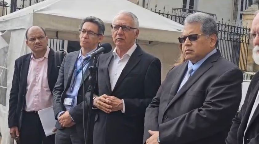  Ministro de Salud regañó con dureza a las EPS por hablar de crisis, alertó que quieren “armar una tormenta en un vaso de agua”