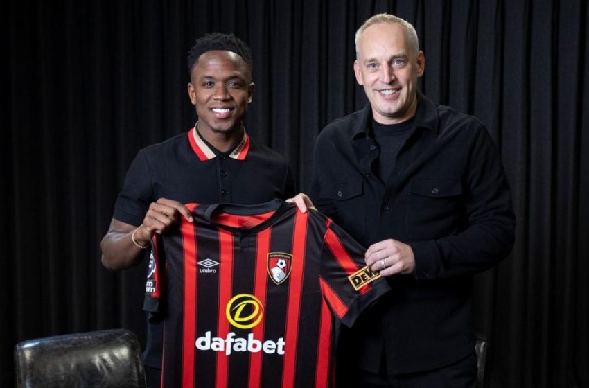  El Bournemouth hace oficial el fichaje de Luis Sinisterra