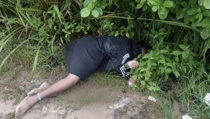  EN TROCHA DE GALAPA HALLAN LOS CUERPOS DE DOS HOMBRES CON LESIONES ARMAS DE FUEGO*
